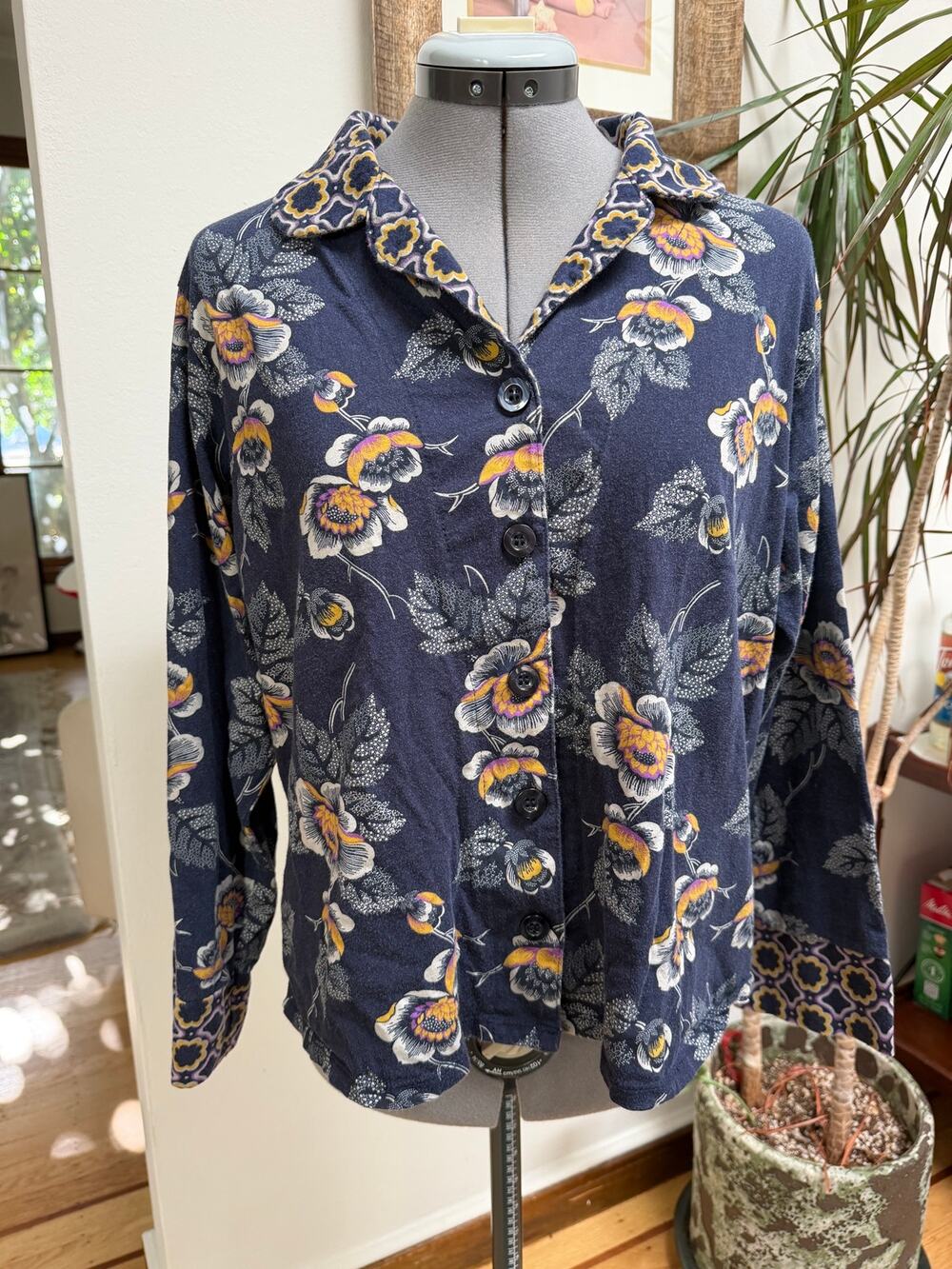 Vera Bradley African Violet Knit Button Down Pajama Top L Navy Floral